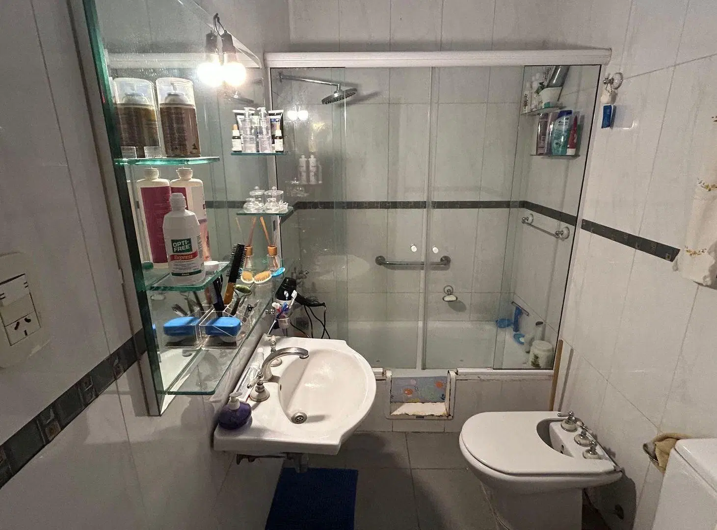Venta de casa con jardín y quincho en La Plata 2