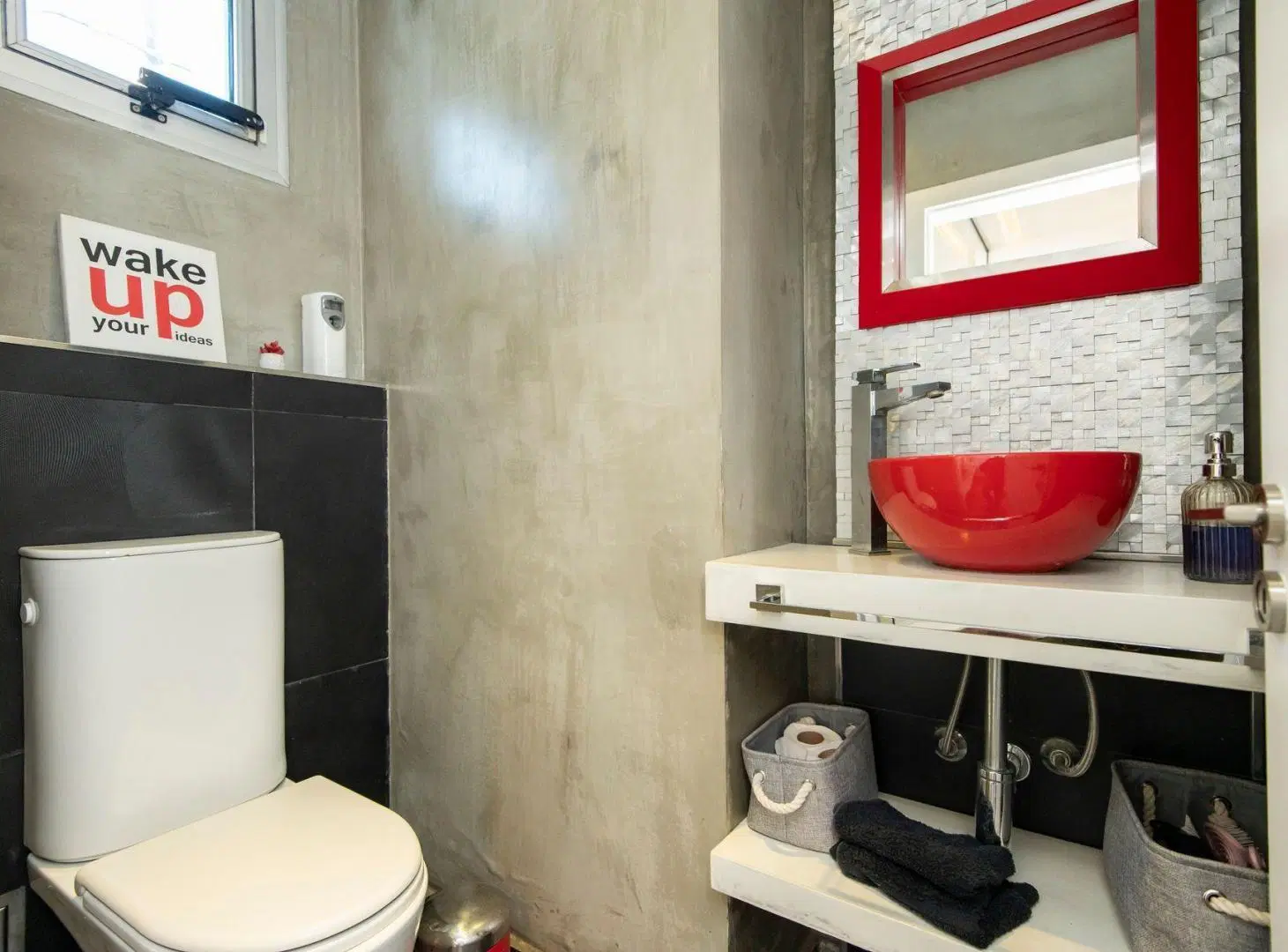 Casa en venta en Barrio Don Carlos – 4 dormitorios 5