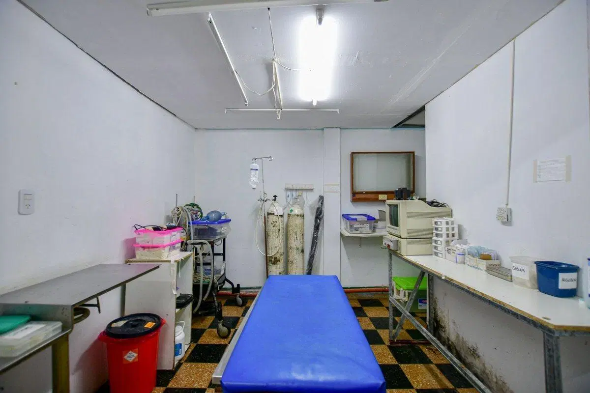 Local comercial sobre Av. Montevideo 95m2 8
