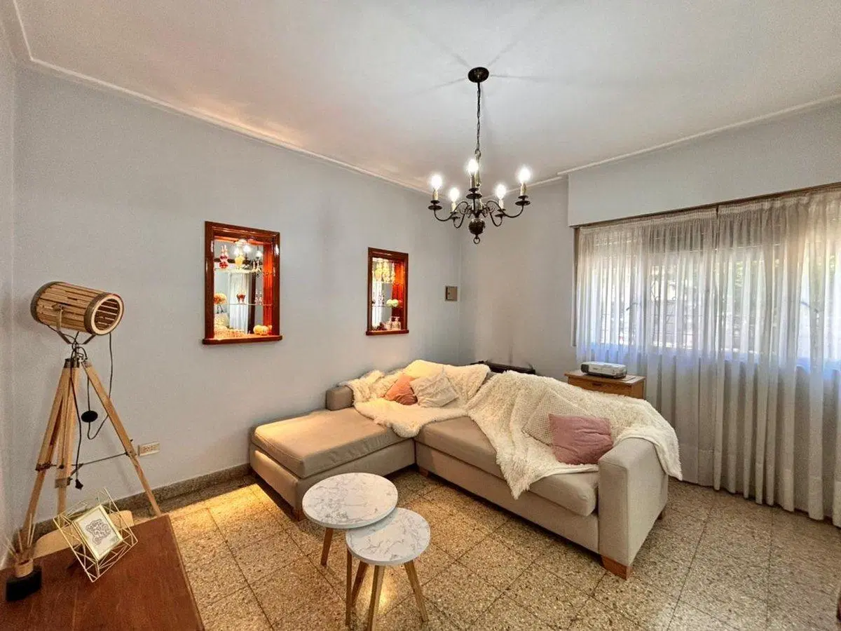 Venta de casa en barrio norte con jardin 4