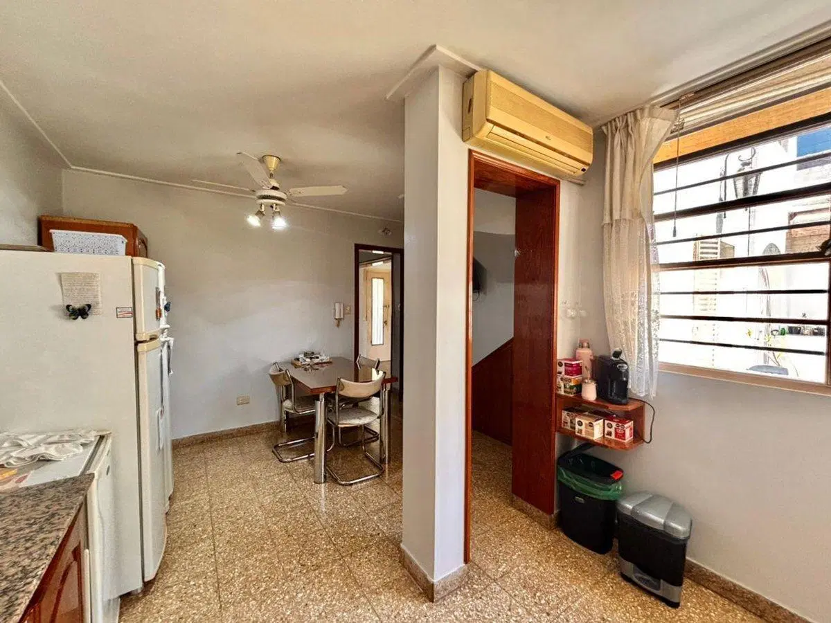 Venta de casa en barrio norte con jardin 8