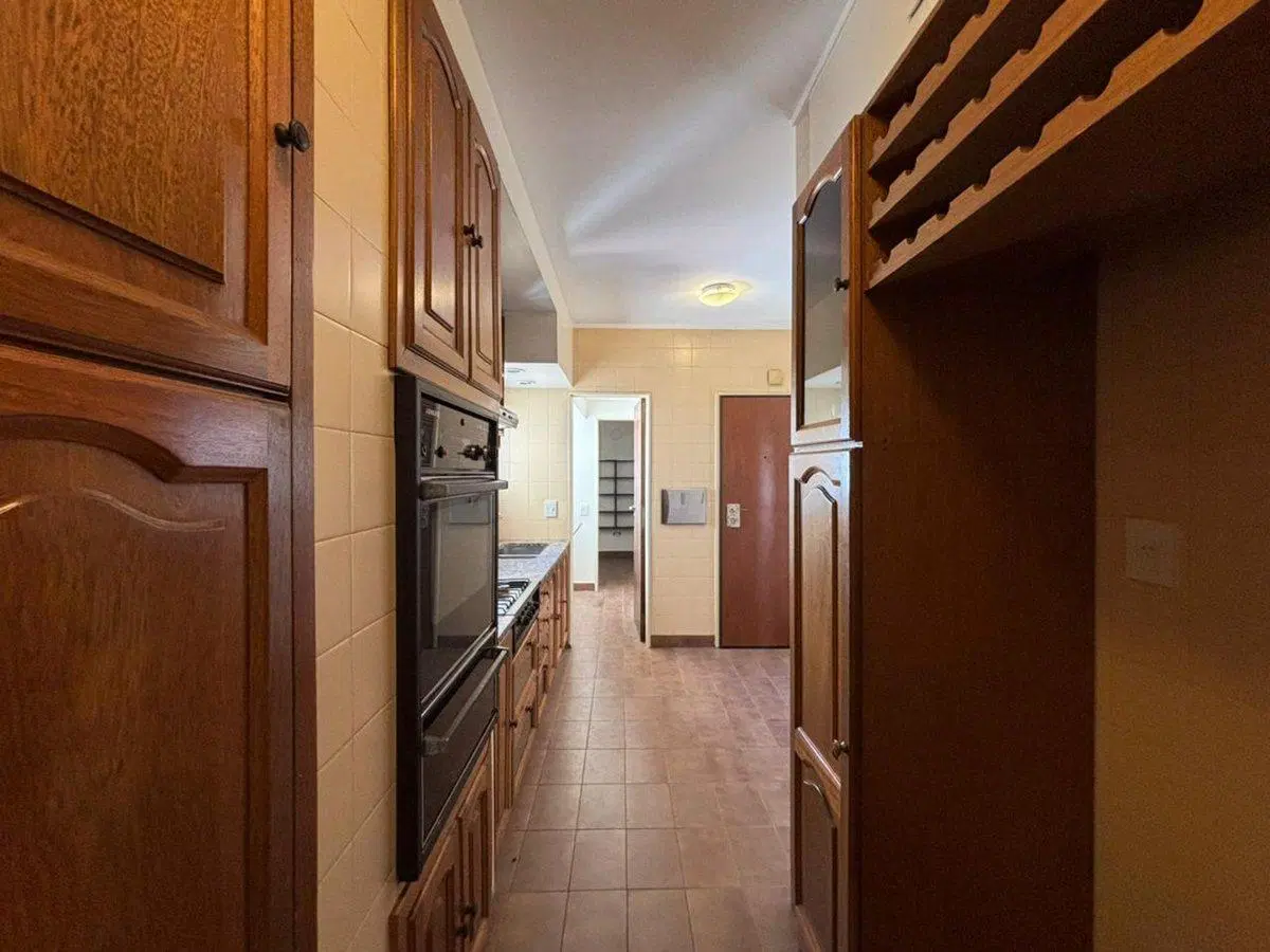 Venta de piso de 3 dormitorios en La Plata 3