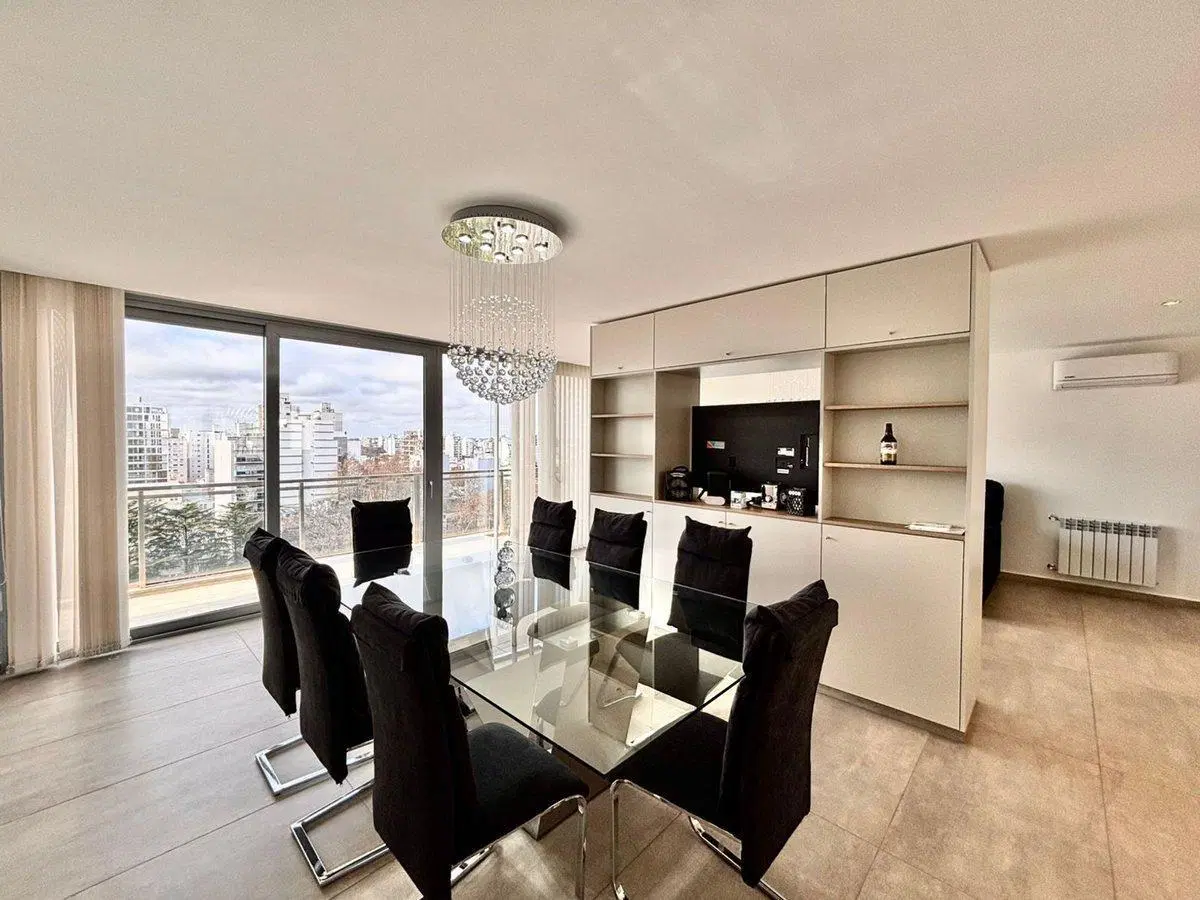 Venta de departamento de 3 dormitorios en La Plata 2