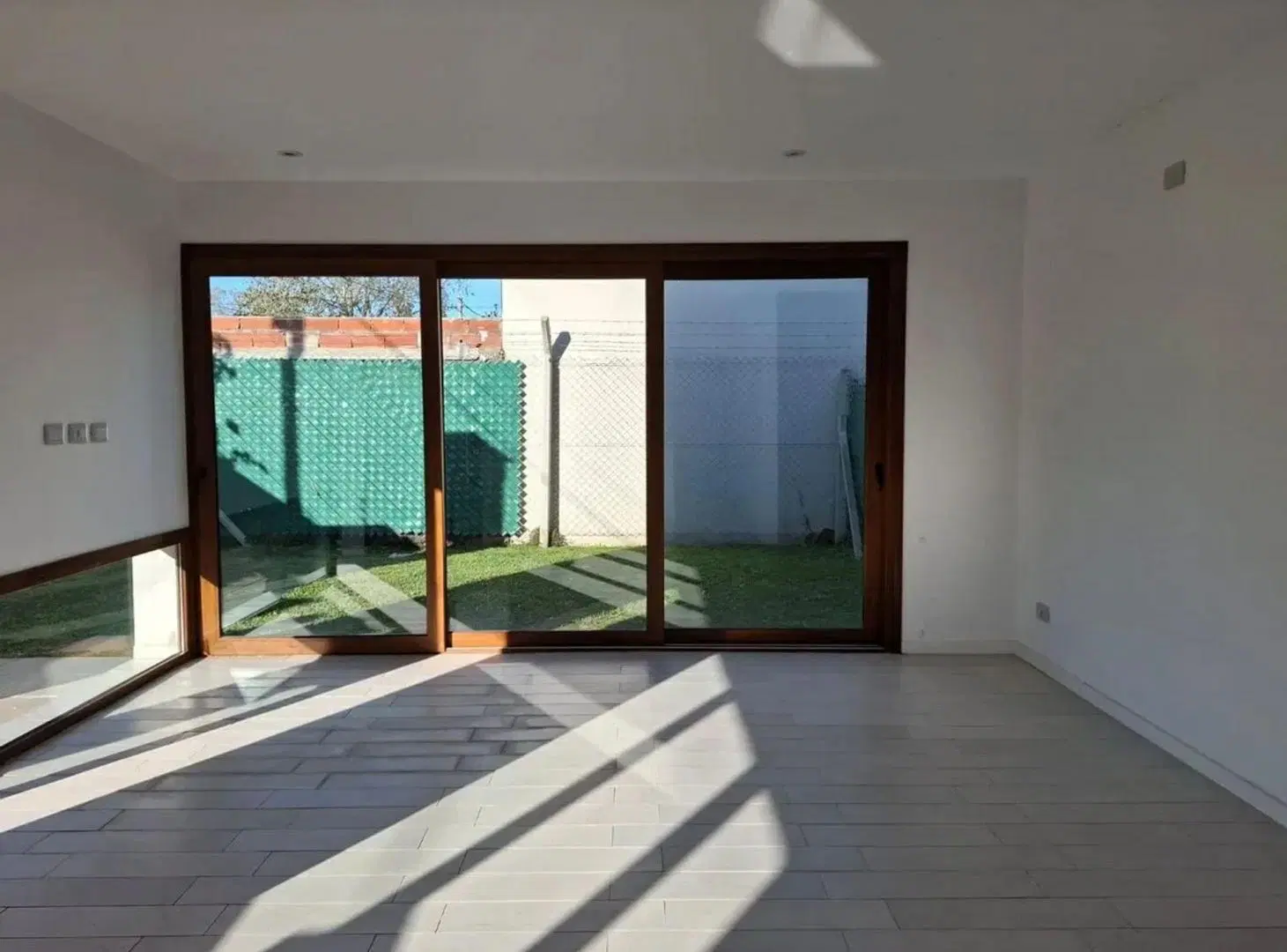 Duplex en venta 3 dormitorios Gonnet 2