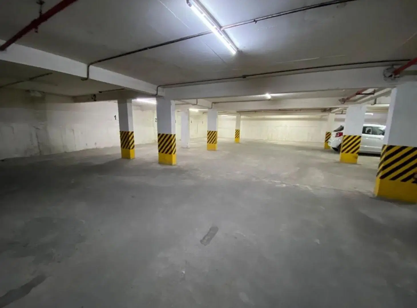 Venta y/o alquiler. Cochera cubierta en La Plata 6