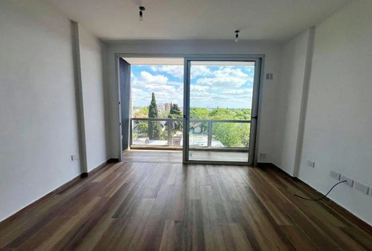 monoambiente al frente  en venta  en La Plata 2