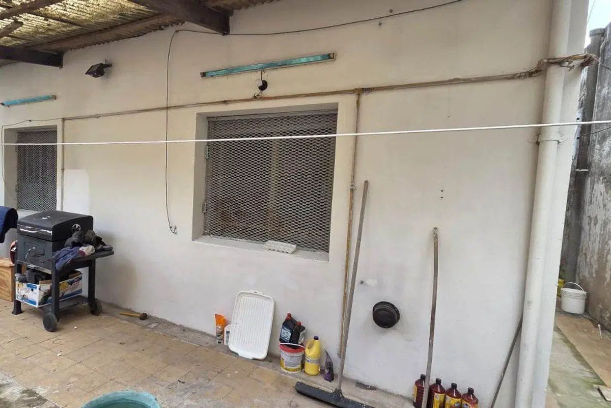 VENTA - DOS CASAS DE 2 DORMITORIOS, UNA A TERMINAR 3
