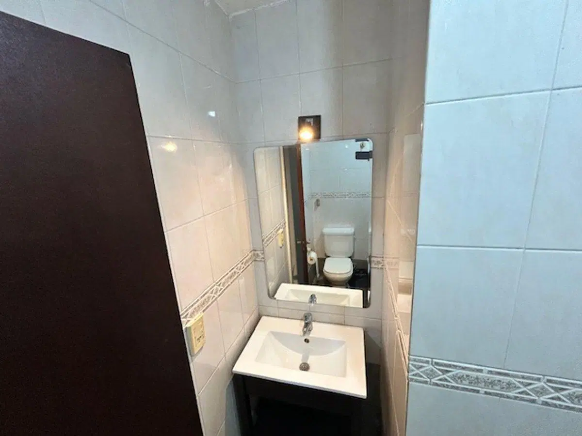 EL PATO CASA CON LOCALES EN VENTA 3