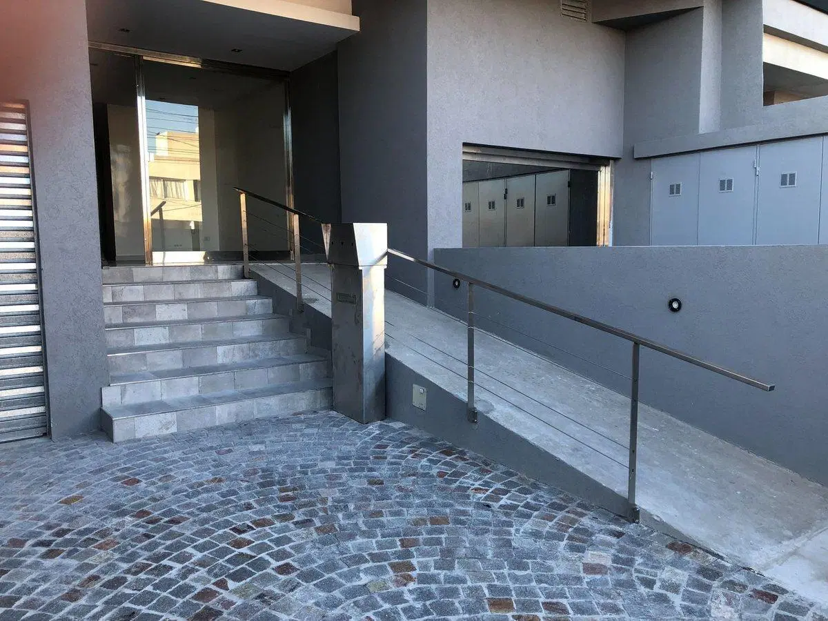 Departamento,Semi.piso,cochera cubierta,Bera Centr 4