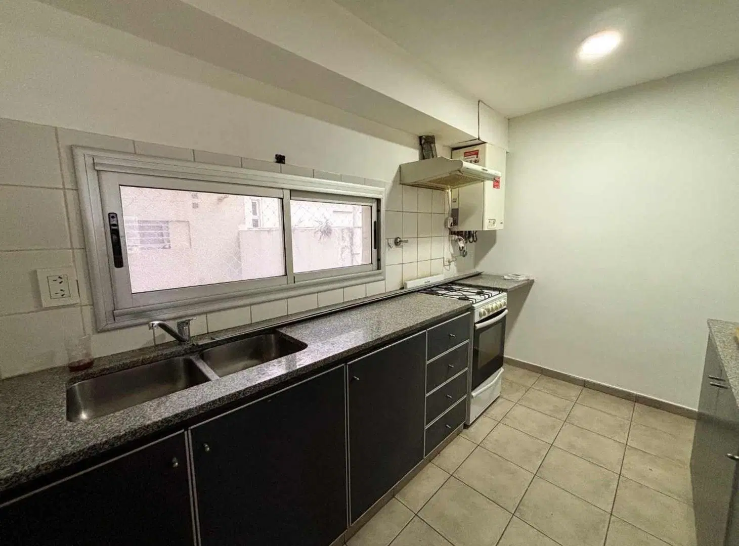 DUPLEX 2 DORMITORIOS CON COCHERA EN VENTA LA PLATA 5