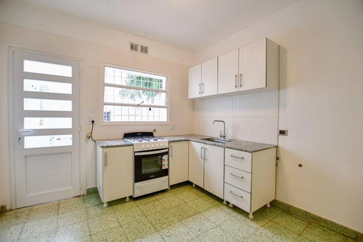 Venta Casa 3 dormitorios Apto Banco La Plata 2
