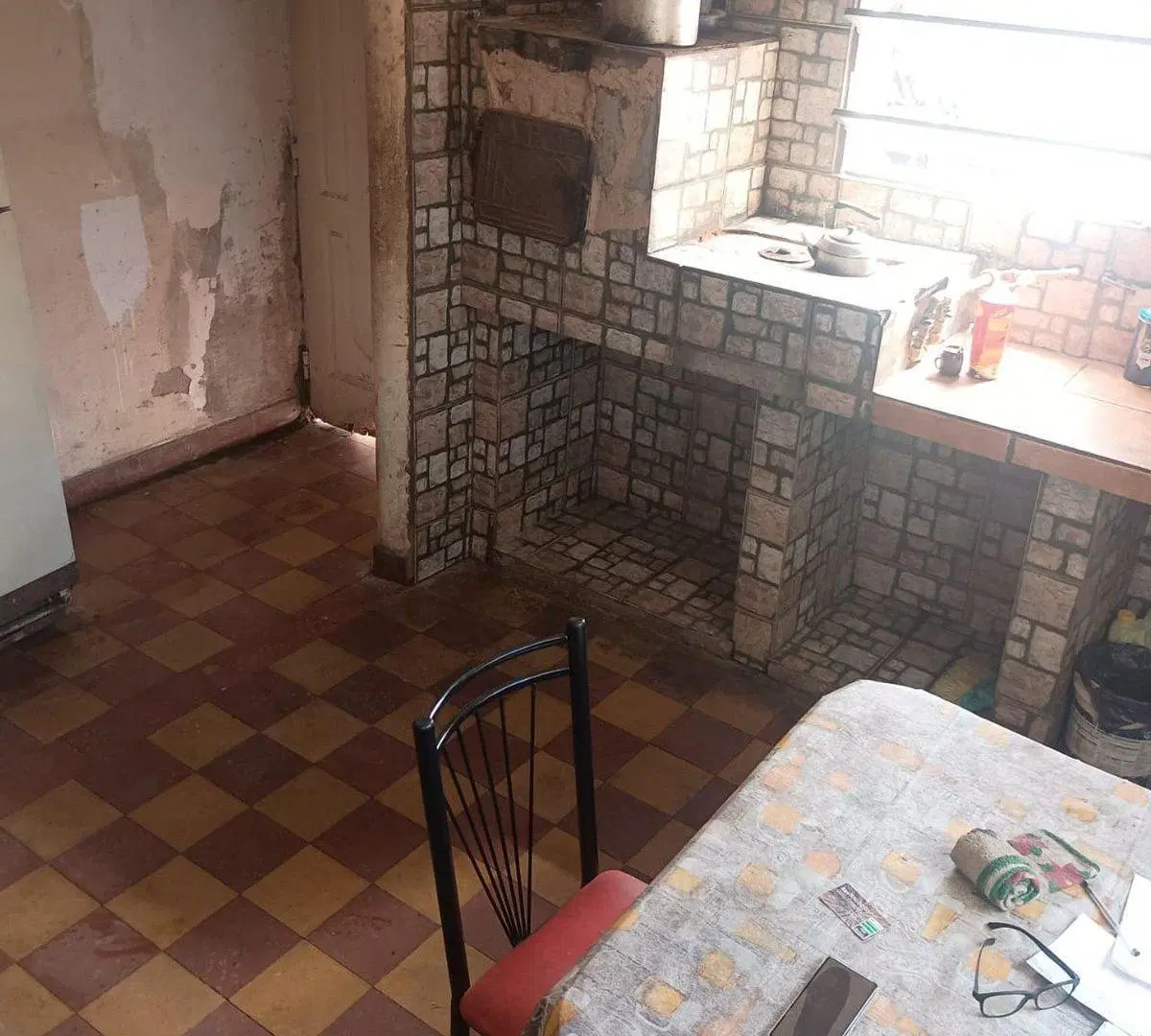CASA EN VENTA A RECICLAR LOS HORNOS 3