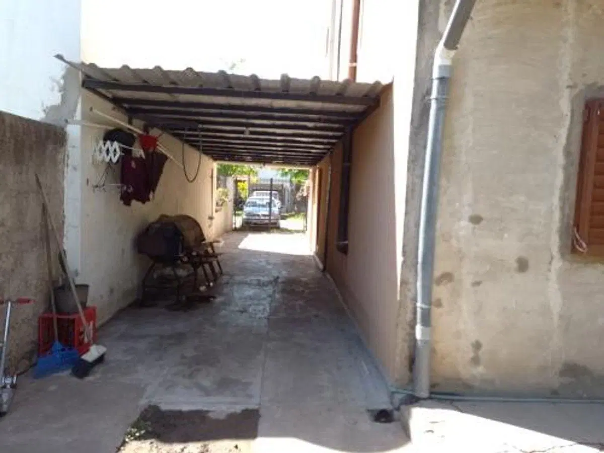 Casa 2 dormitorios mas departamento 8