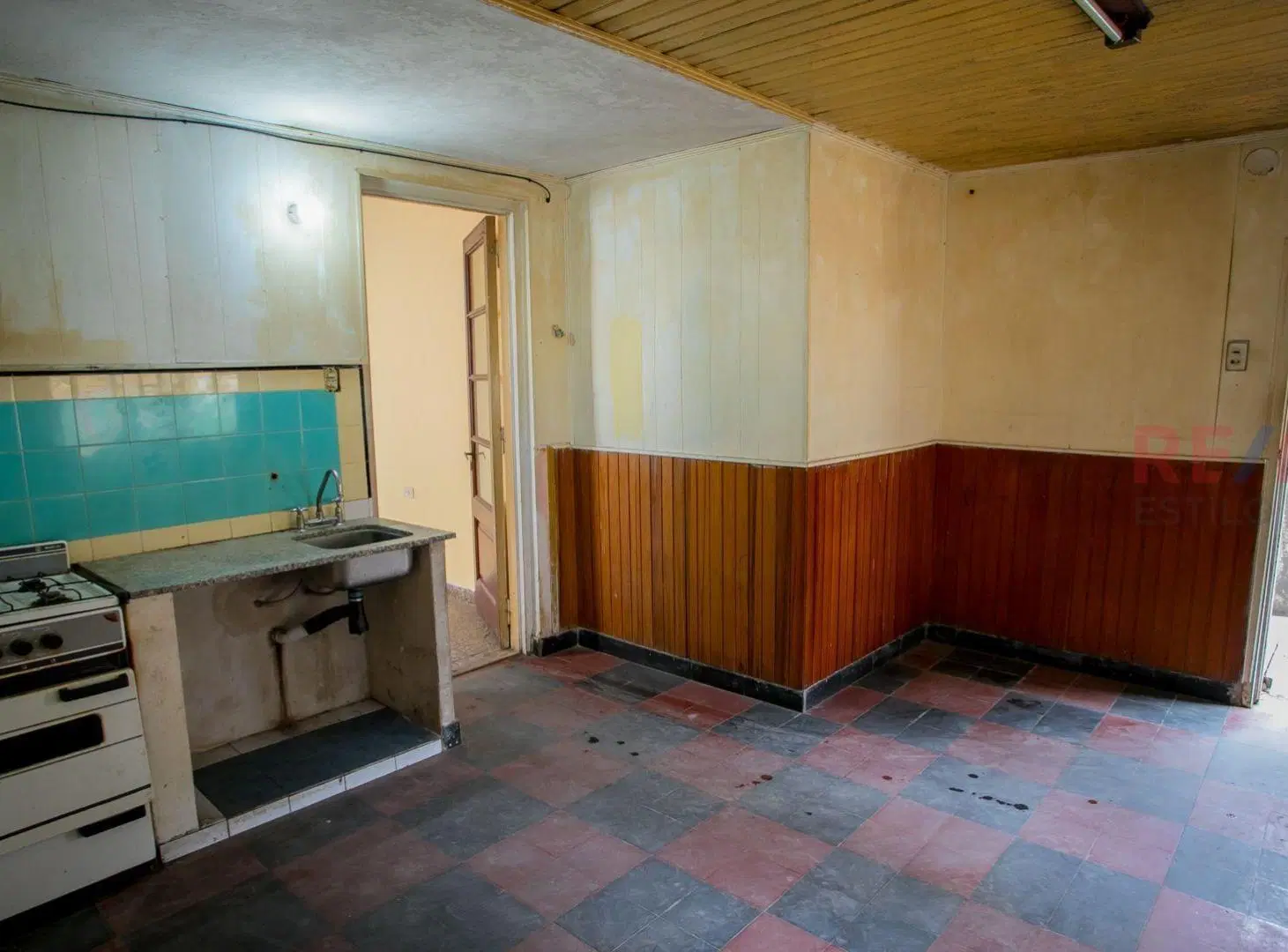 Casa a refaccionar en venta - La Plata 8