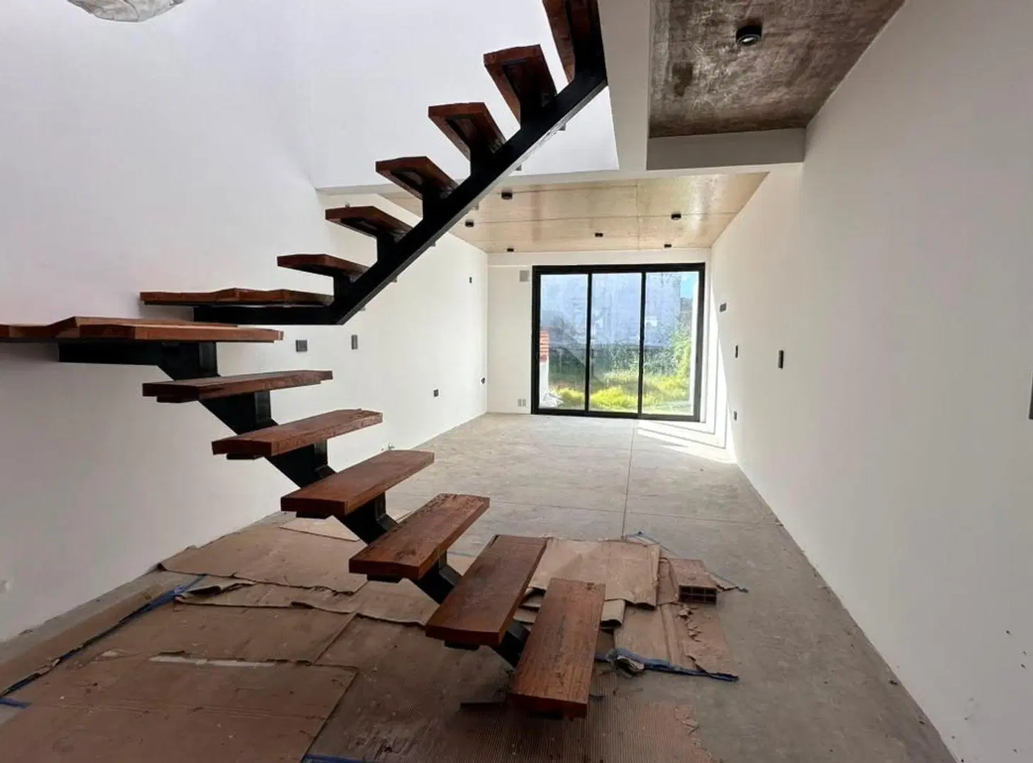 DUPLEX EN VENTA 2 DORMITORIOS CON COCHERA Y PATIO 2