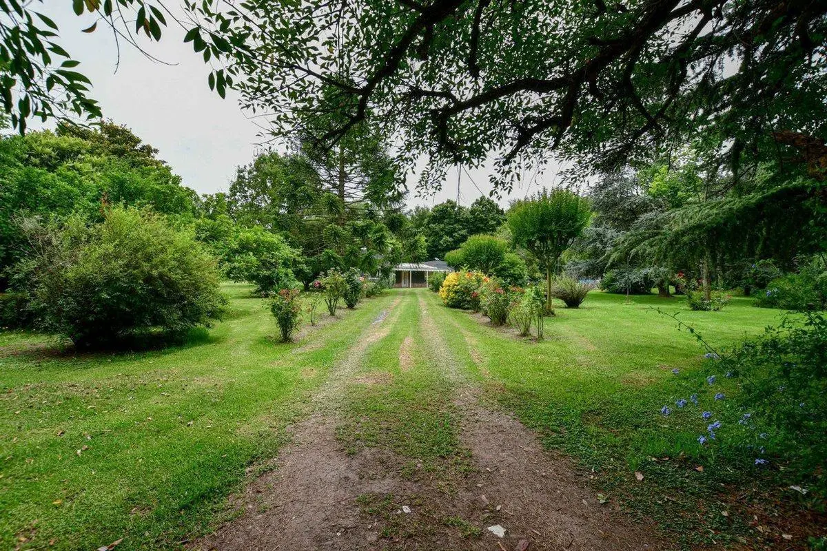 Casa quinta c/ pileta cancha futbol parquizada 3