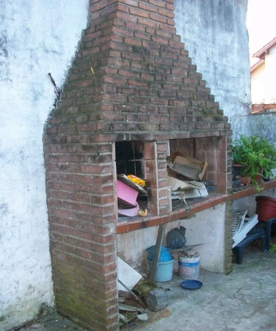 Casa amplia, cochera, local, apta crédito. 3
