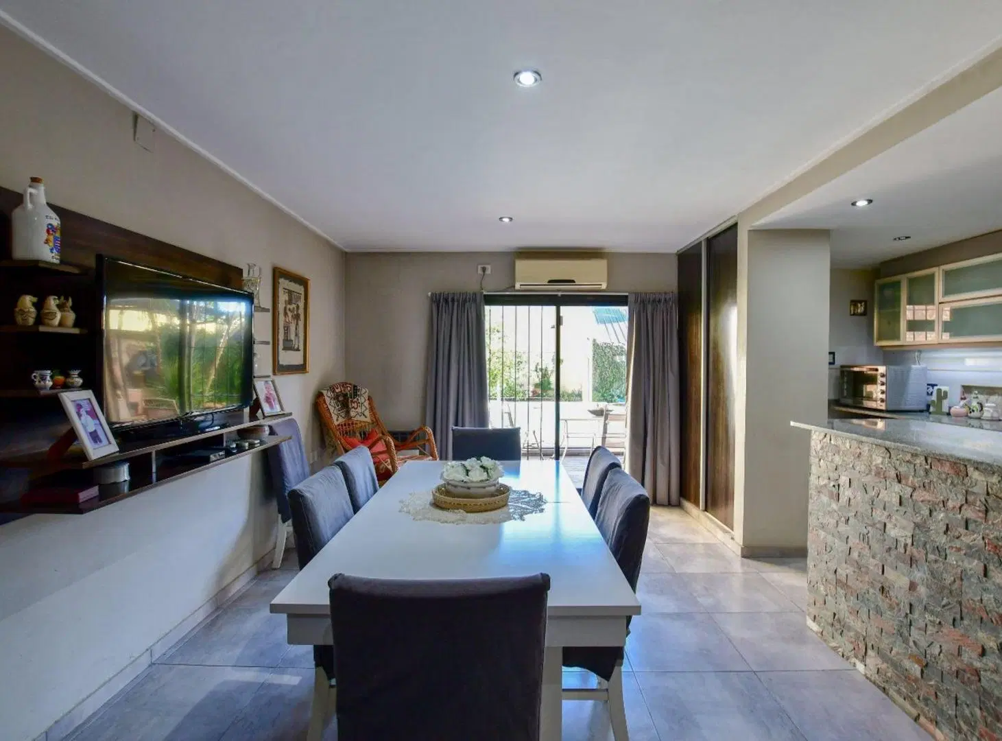 Casa en venta 3 dormitorios, pileta y cochera 4