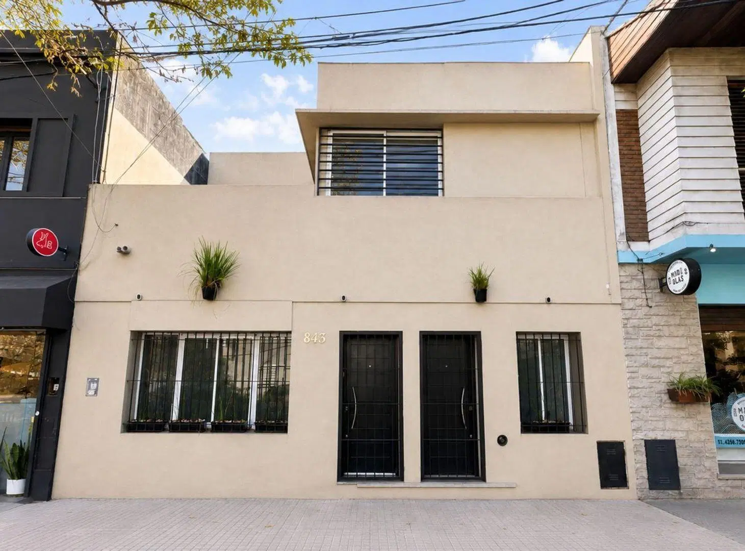 CASA EN VENTA LA PLATA 3 DORMITORIOS 1 ESCRITORIO 2