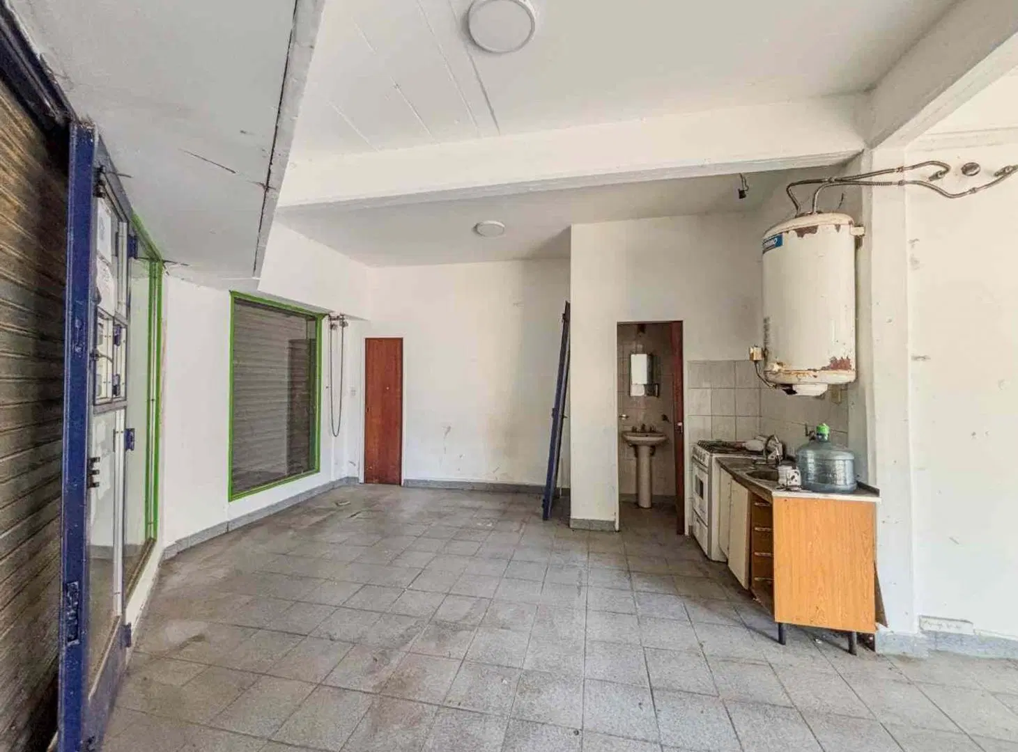 CASA CON LOCAL EN VENTA - LA PLATA 5