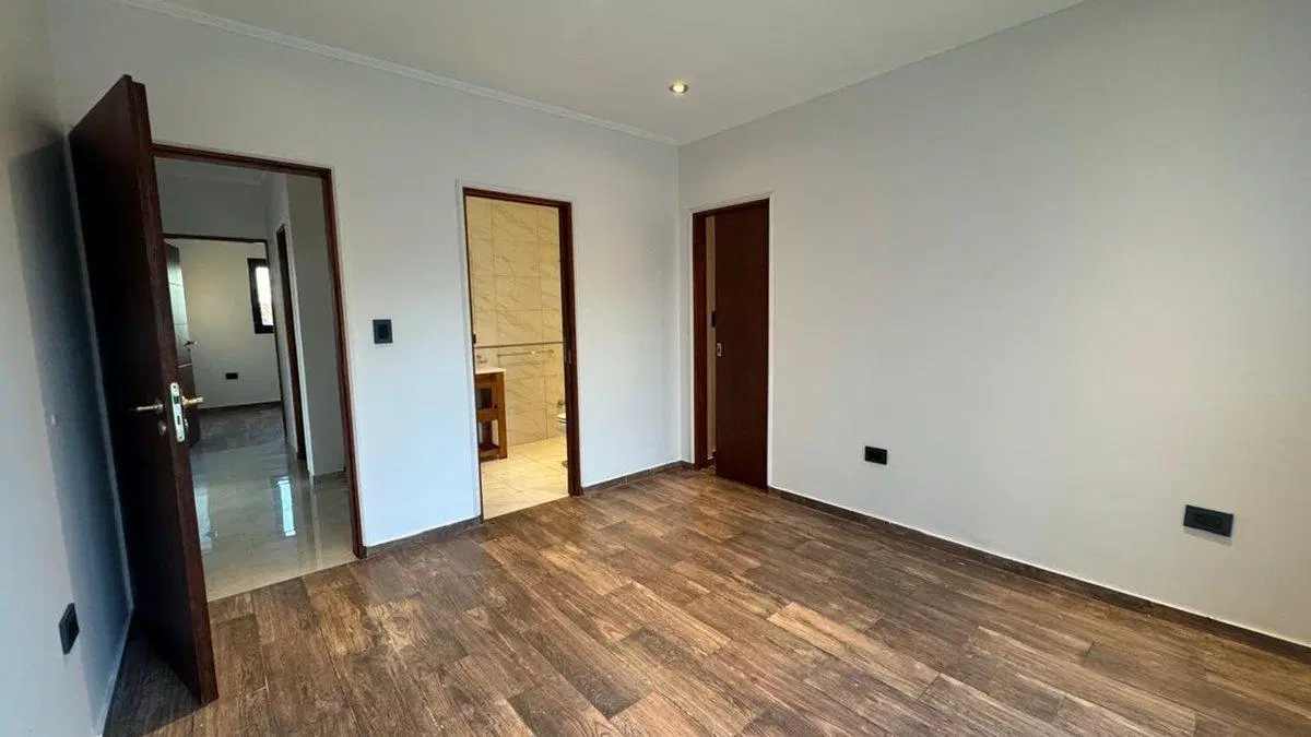 CASA EN VENTA A ESTRENAR, DOS DORMITORIOS Y PARQUE 5