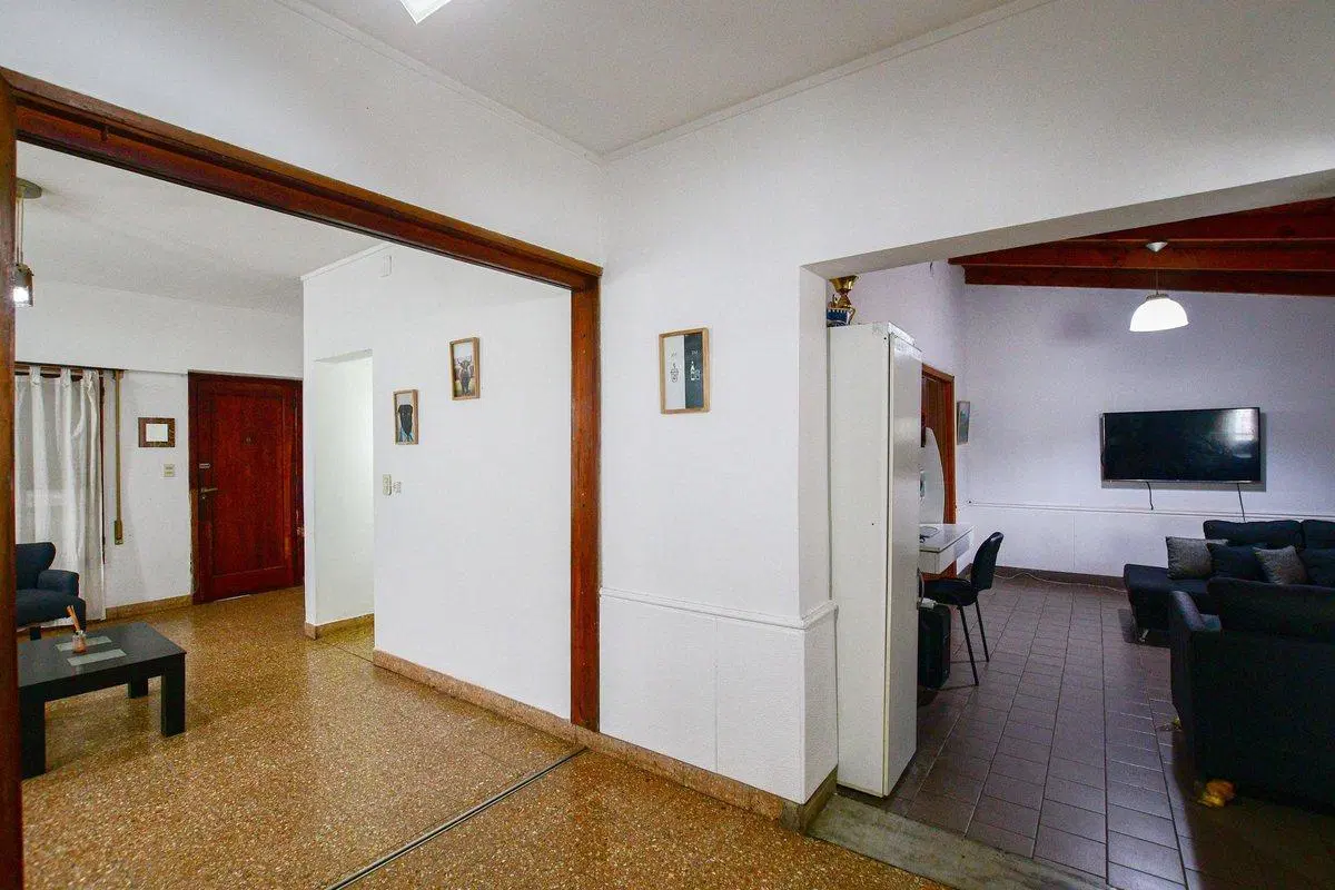 Venta Casa 2 Dormitorios Patio y Cochera Gonnet 3