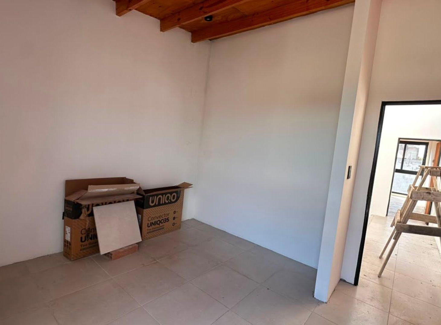 Foto de DUPLEX EN VENTA 2 DORMITORIOS CON COCHERA Y PATIO, imagen 3