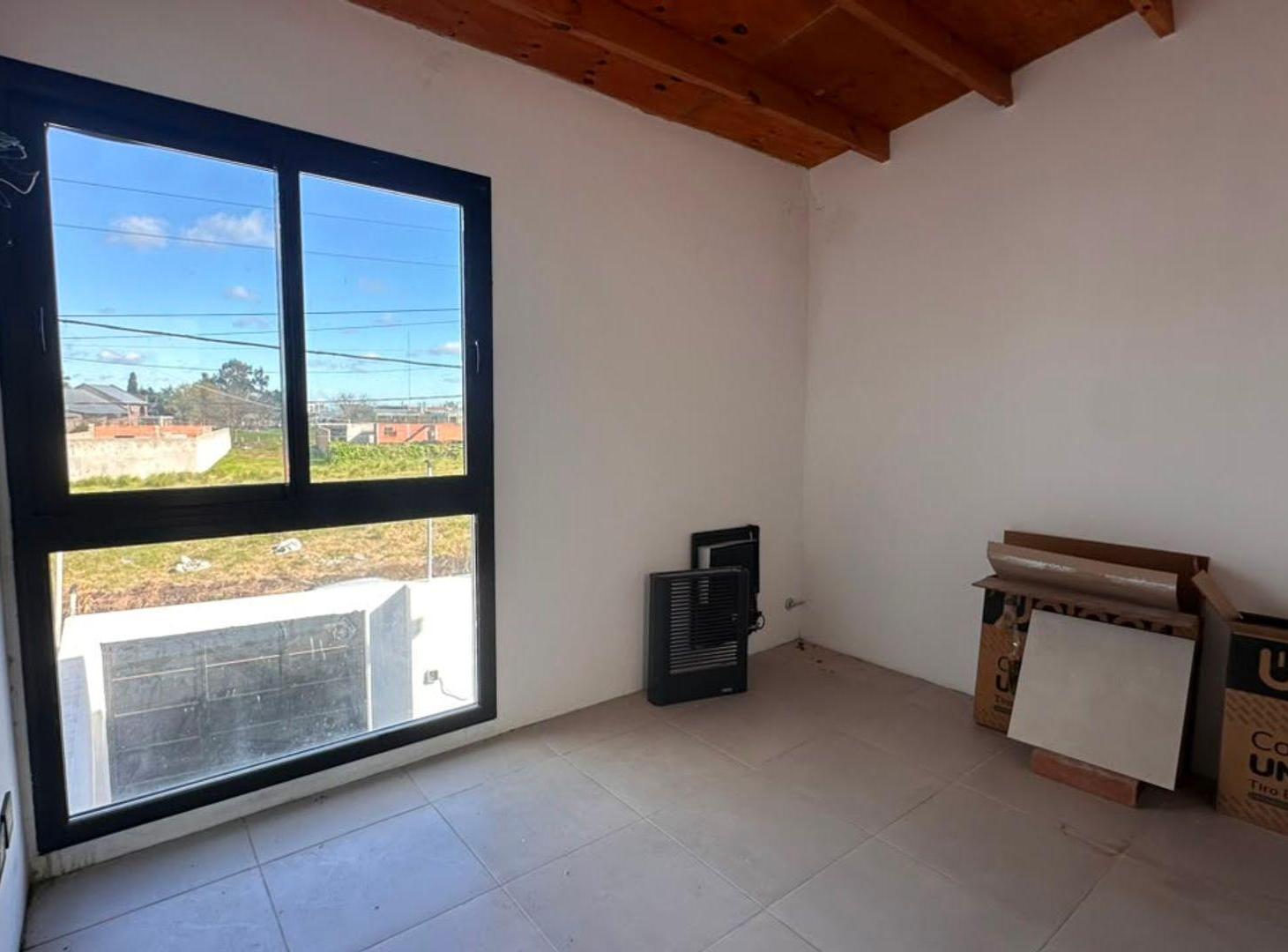 Foto de DUPLEX EN VENTA 2 DORMITORIOS CON COCHERA Y PATIO, imagen 5