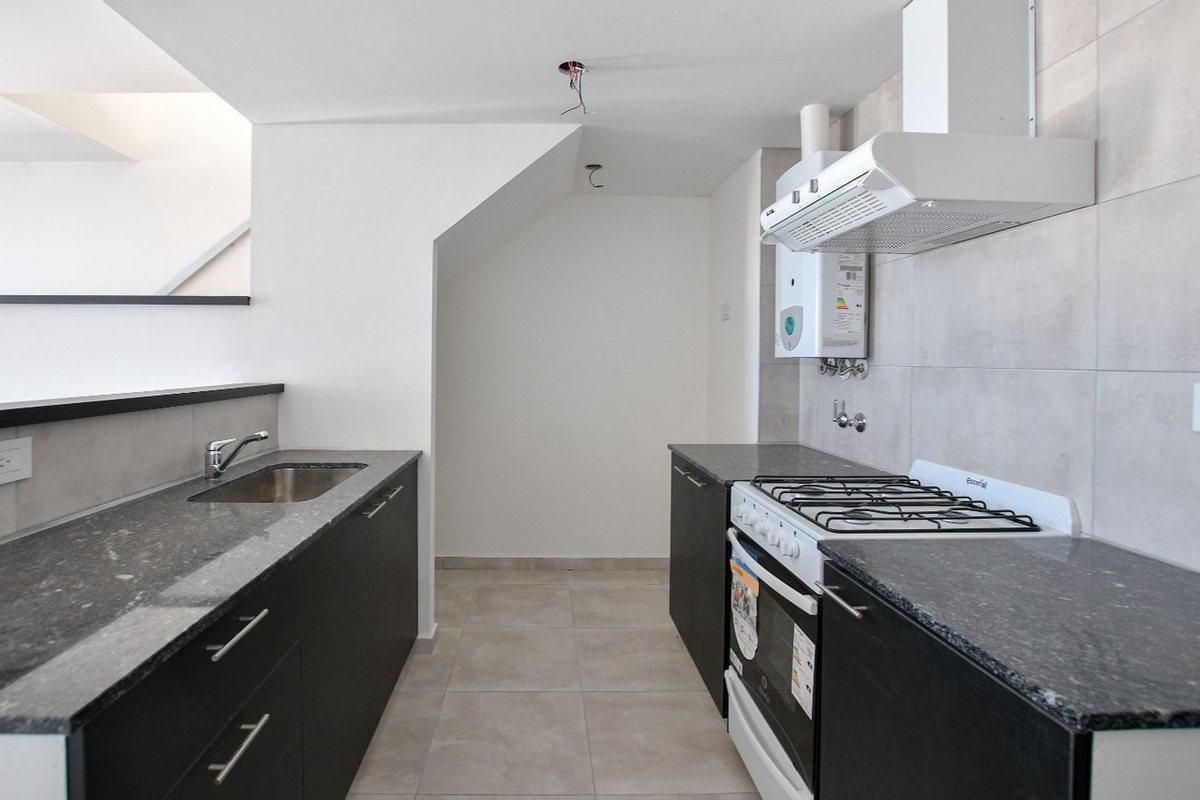 Foto de Depto tipo duplex un dormi + escrit c/ balcón, imagen 4