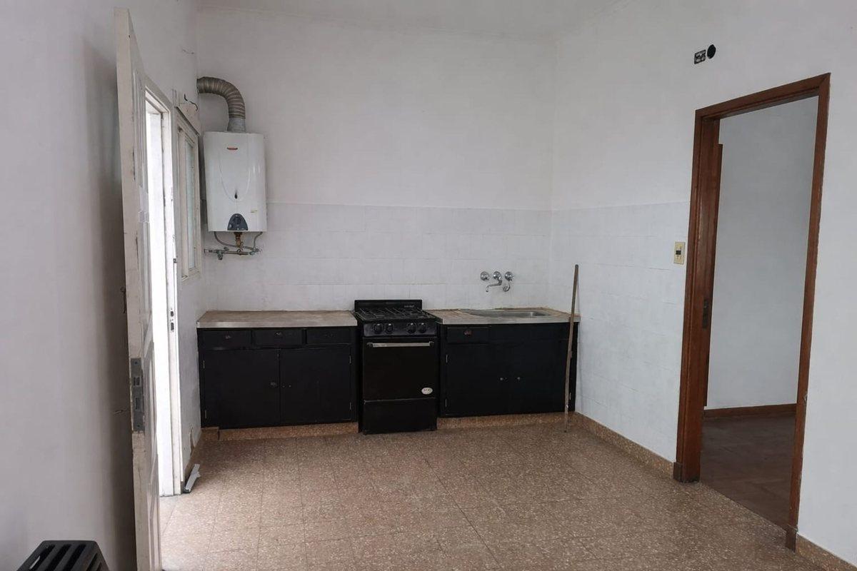 Foto de CASA EN VENTA DE 2 DORMITORIOS BERISSO, imagen 4