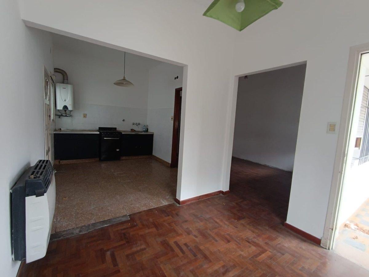 Foto de CASA EN VENTA DE 2 DORMITORIOS BERISSO, imagen 2