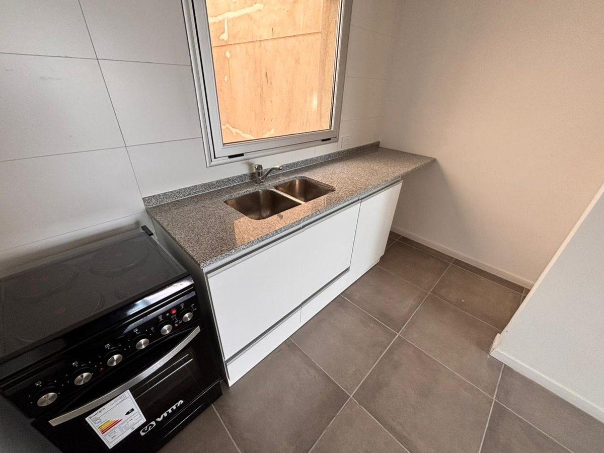 Foto de Venta de departamento de 2 dormitorios en La Plata, imagen 3