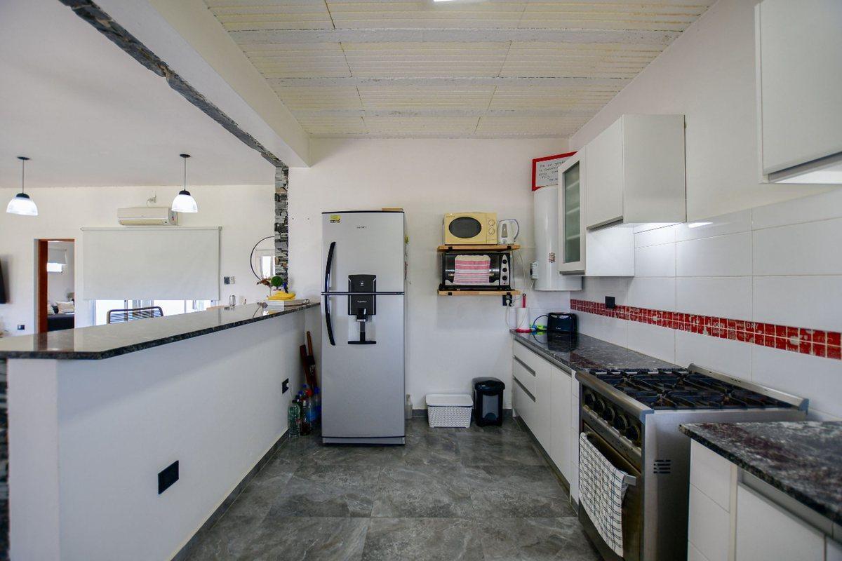 Foto de Venta Casa Quinta Parque Pileta Los Hornos, imagen 3
