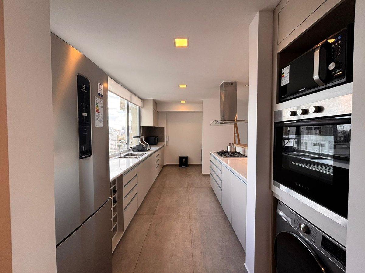 Foto de Venta de departamento de 3 dormitorios en La Plata, imagen 2