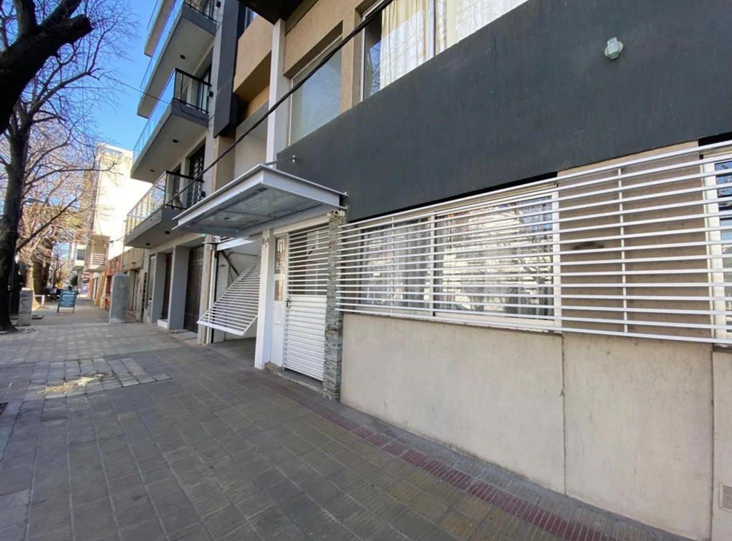 Foto de Venta y/o alquiler. Cochera cubierta en La Plata, imagen 1