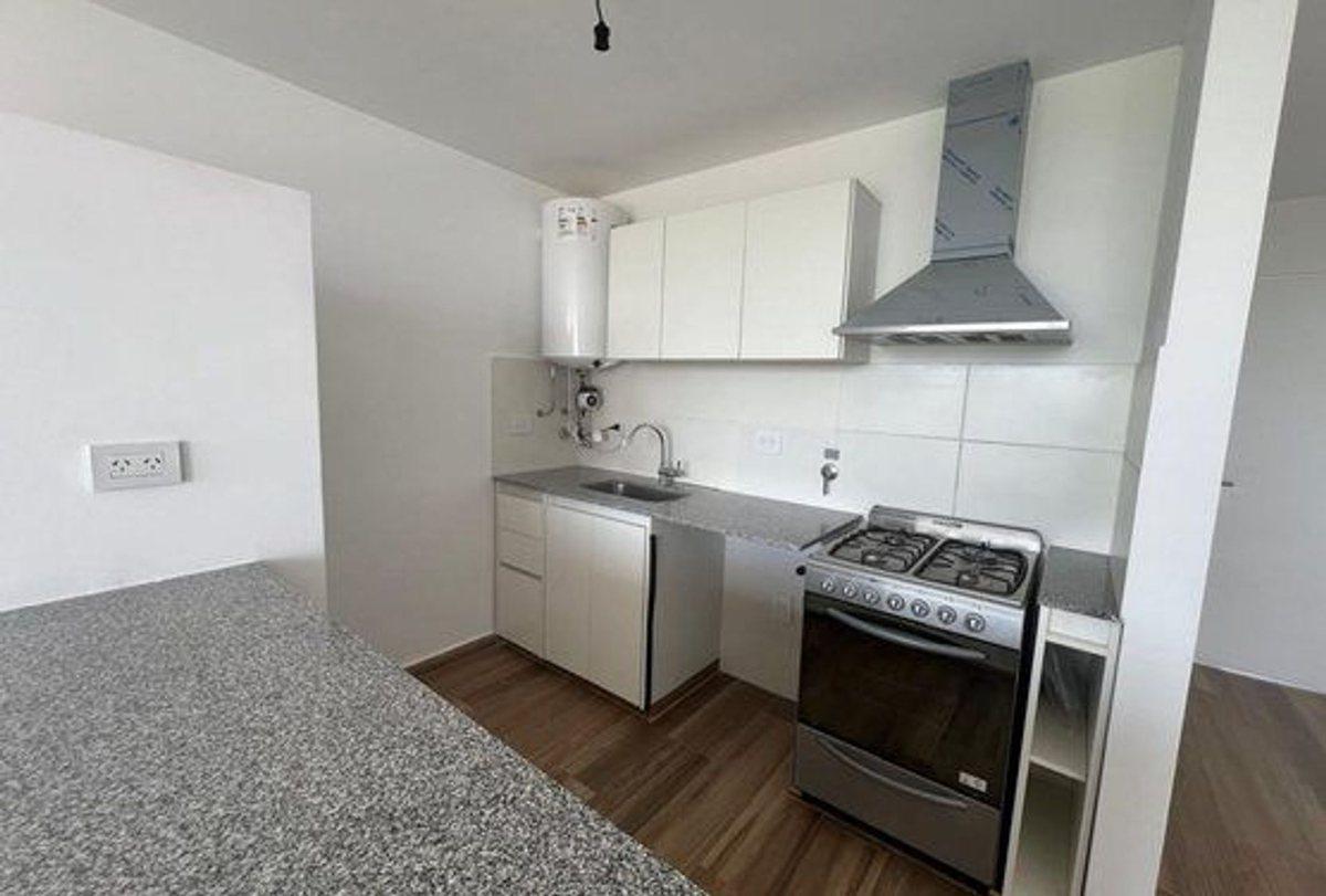 Foto de monoambiente al frente en venta en La Plata, imagen 5