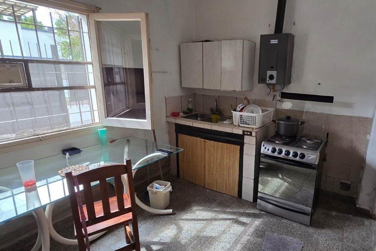 Foto de VENTA - DOS CASAS DE 2 DORMITORIOS, UNA A TERMINAR, imagen 1