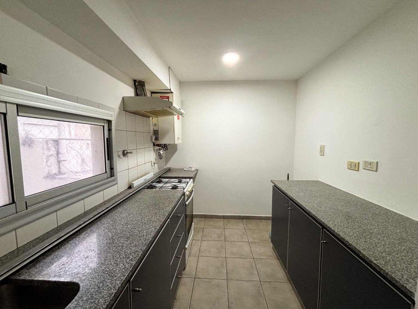 Foto de DUPLEX 2 DORMITORIOS CON COCHERA EN VENTA LA PLATA, imagen 3
