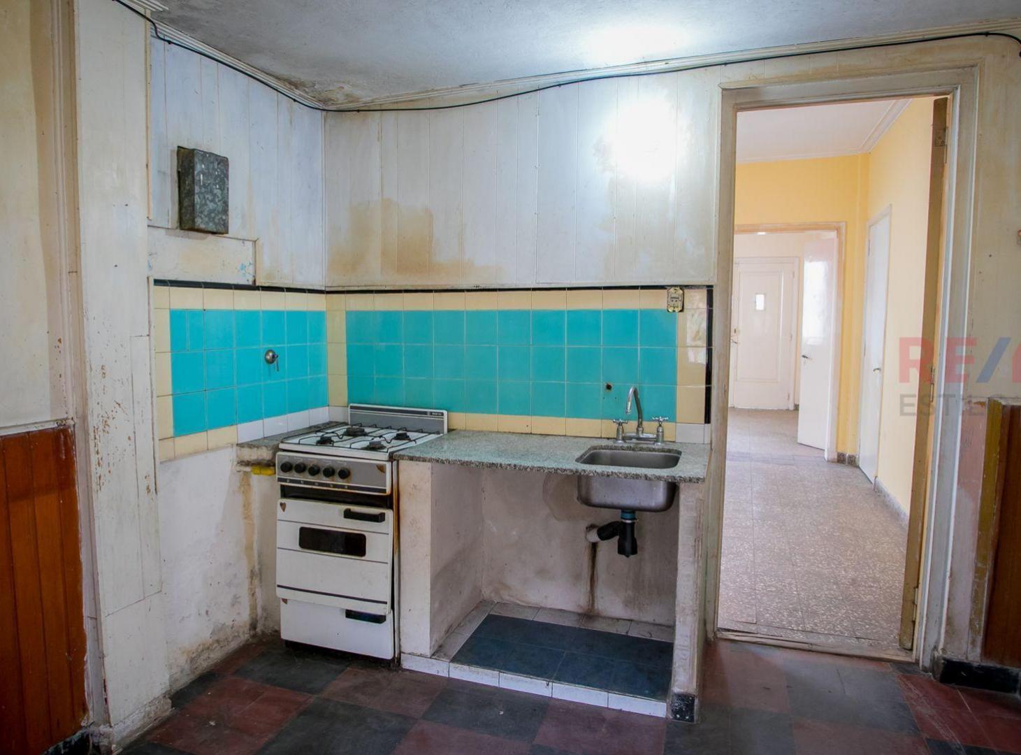 Foto de Casa a refaccionar en venta - La Plata, imagen 4