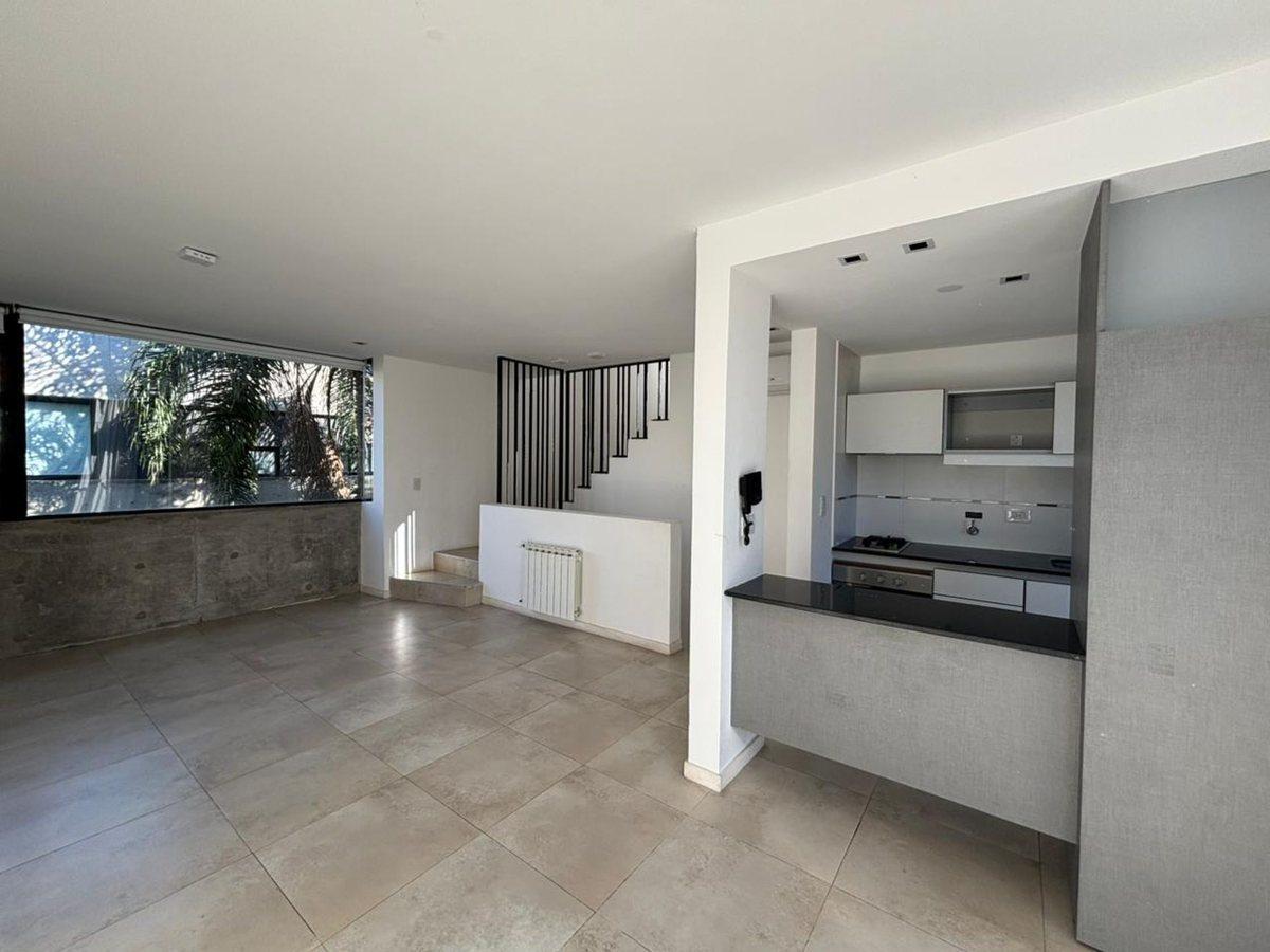 Foto de Venta de triplex de 2 dormitorios, en gonnet, imagen 5