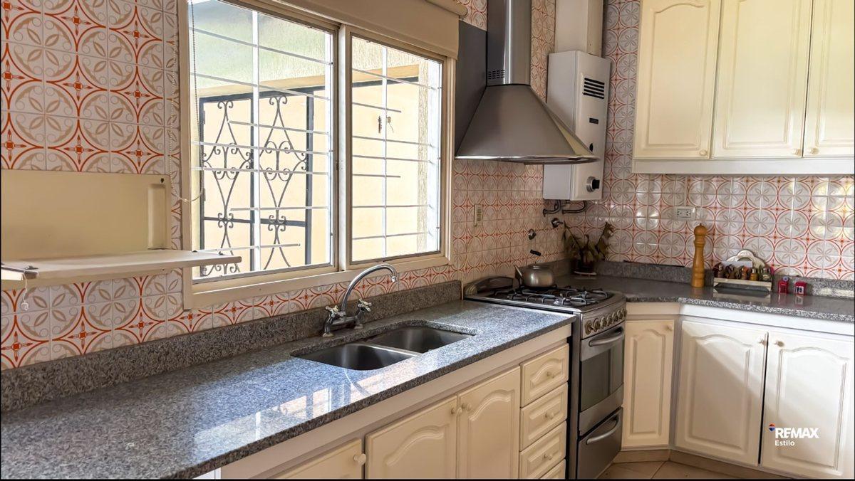 Foto de Casa en venta en Los Hornos. 2 dorms. parque., imagen 3