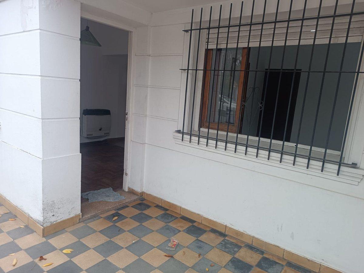 Foto de CASA EN VENTA DE 2 DORMITORIOS BERISSO, imagen 2