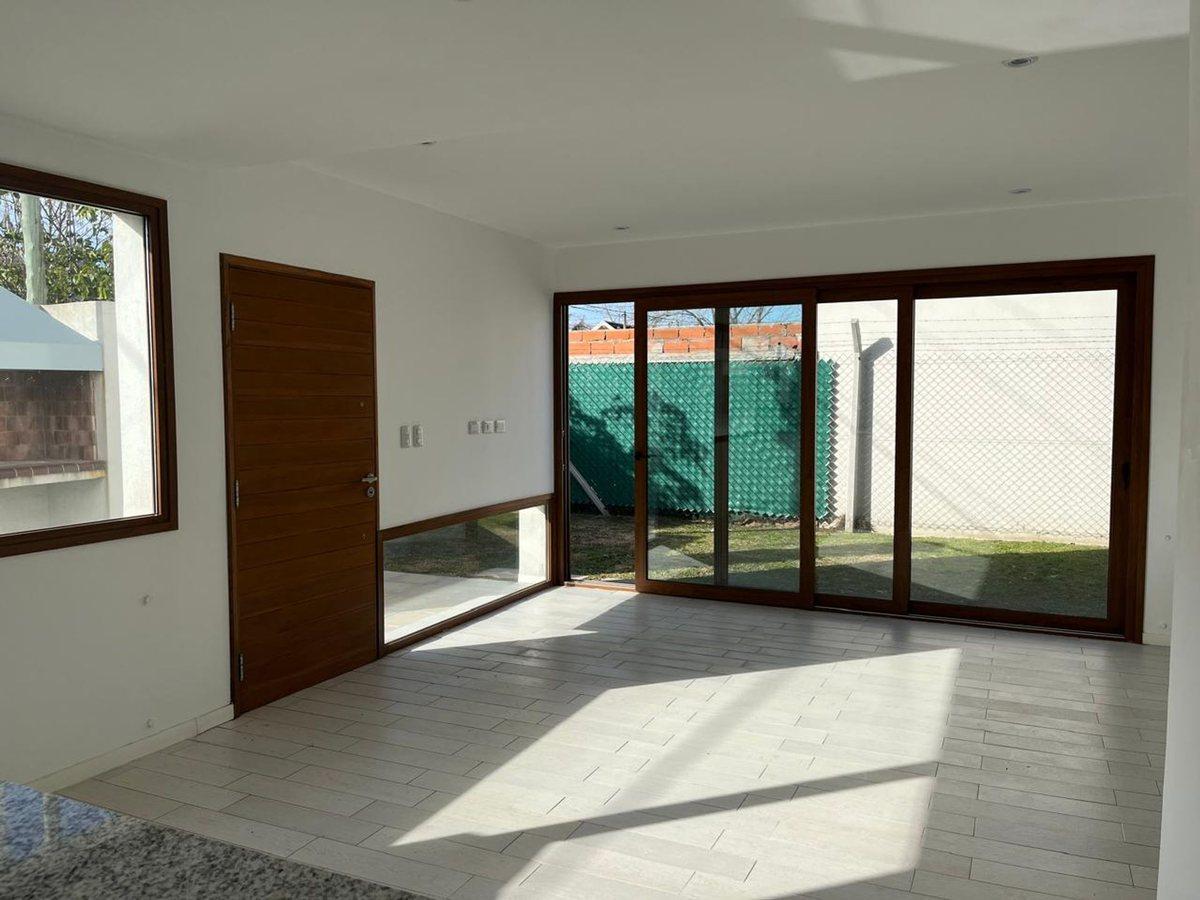 Foto de Duplex 3 dormitorios en VENTA - City Bell, imagen 1