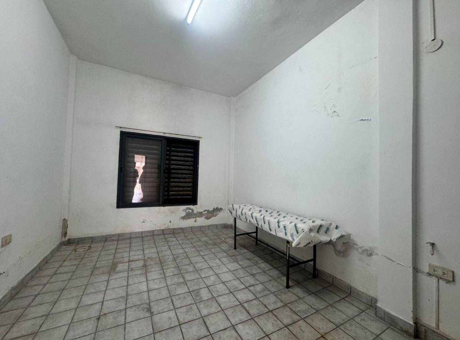 Foto de CASA 3 DORMITORIOS CON COCHERA Y PARQUE EN TOLOSA, imagen 2