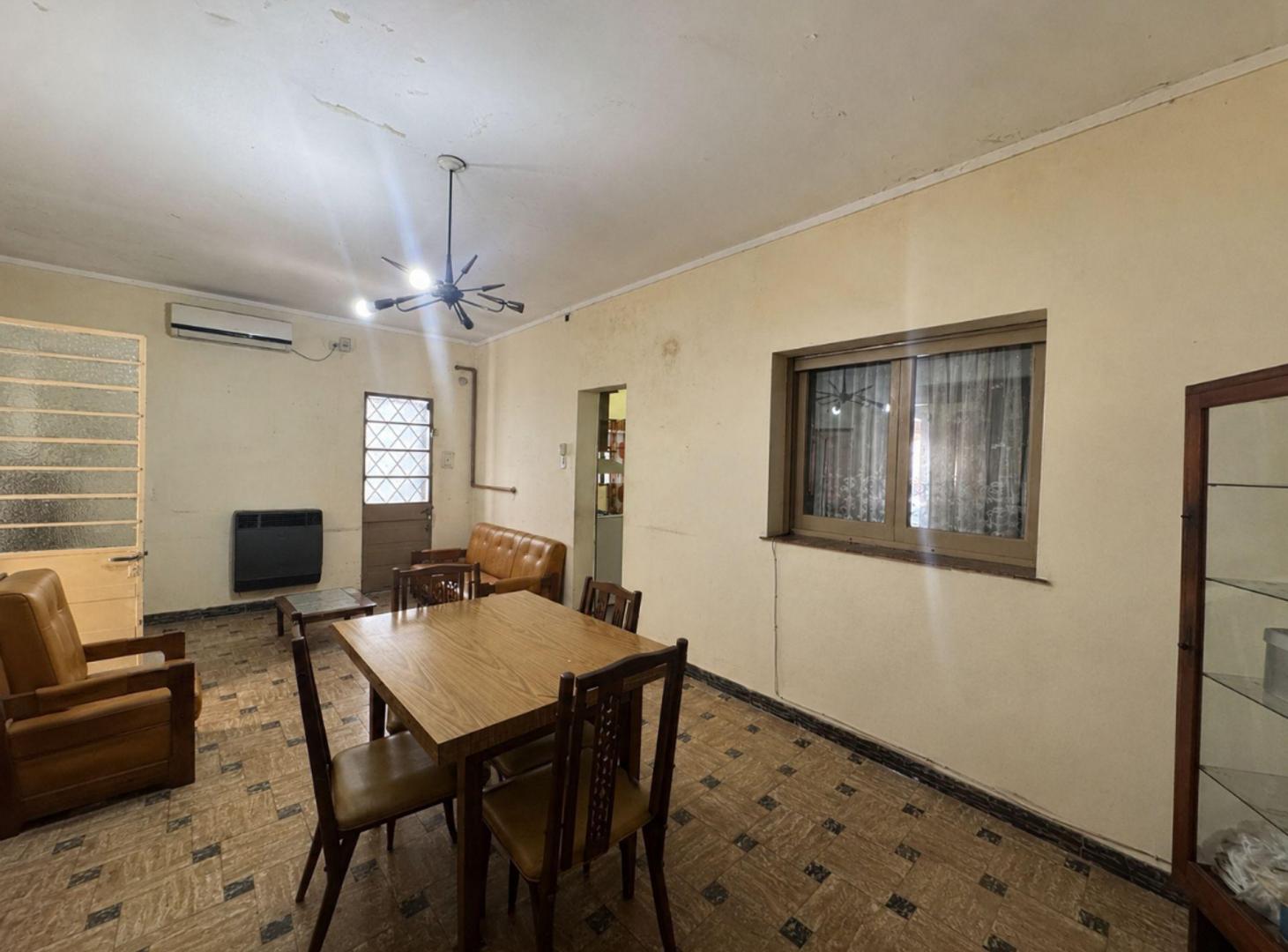 Foto de CASA EN VENTA 2 DORMITORIOS - TOLOSA, imagen 3