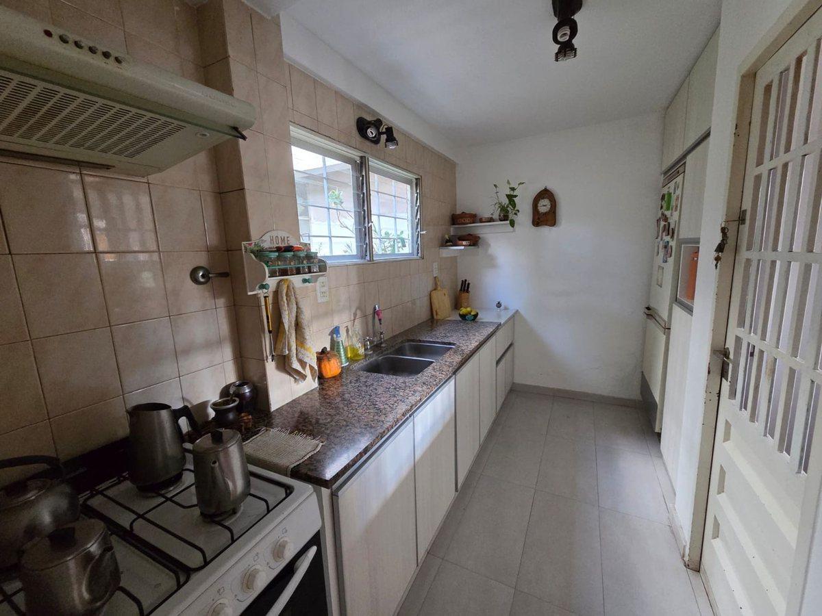 Foto de CASA DE 3 DORMITORIOS CON PATIO Y COCHERA, imagen 4