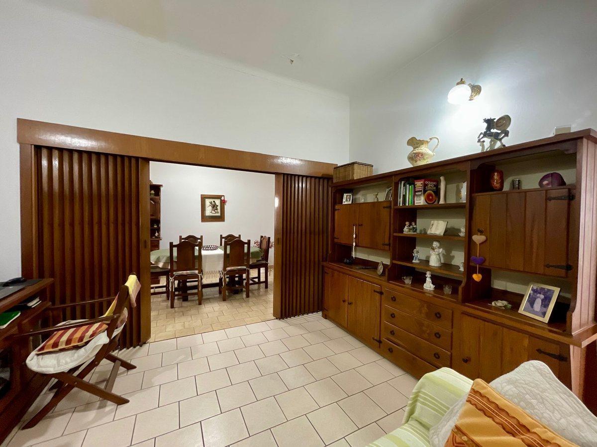 Foto de VENTA CASA / LOCAL/ GALPON EN BLOQUE SOBRE AV.44, imagen 1