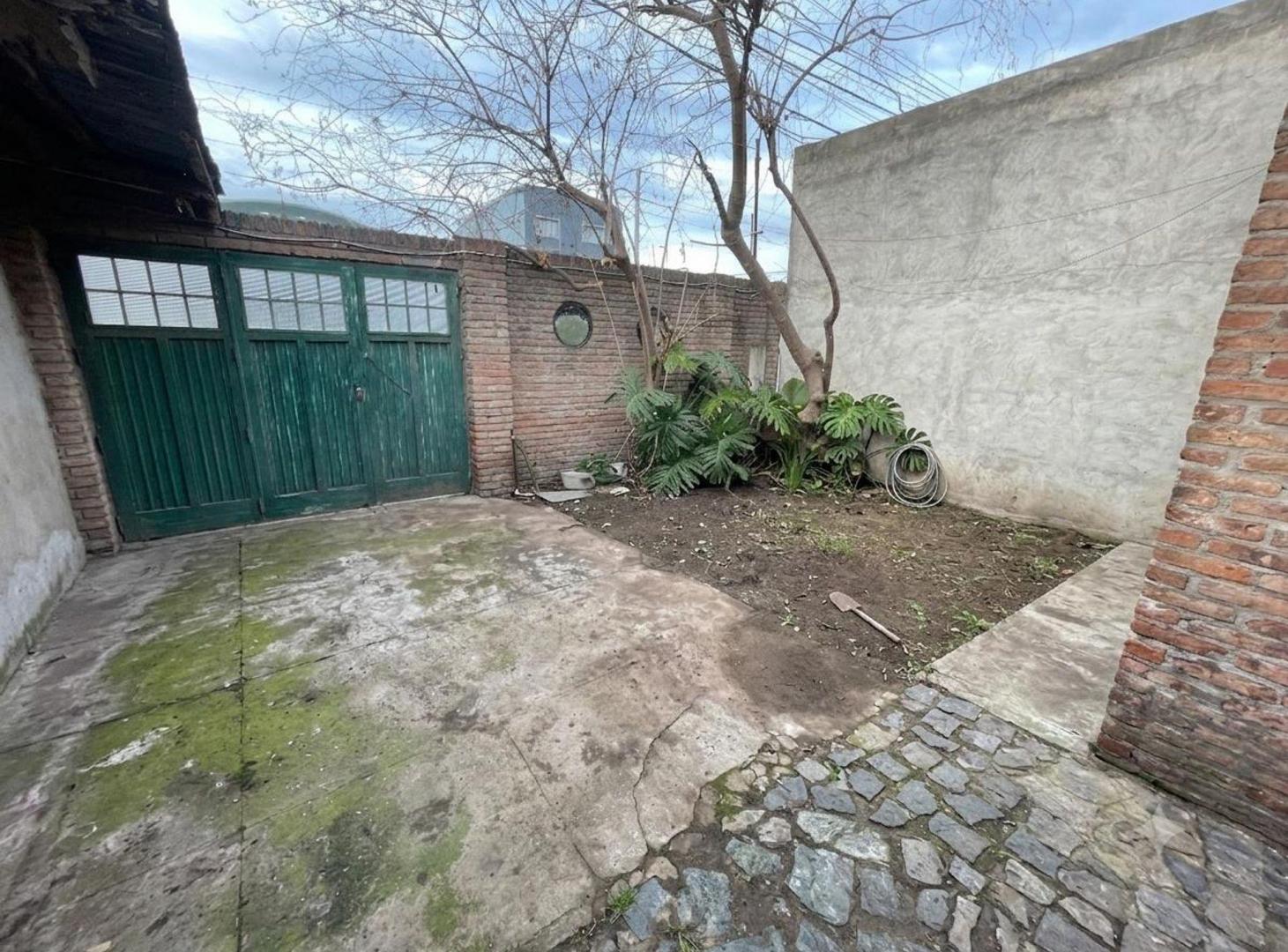 Foto de CASA EN VENTA SOBRE AVENIDA, imagen 5
