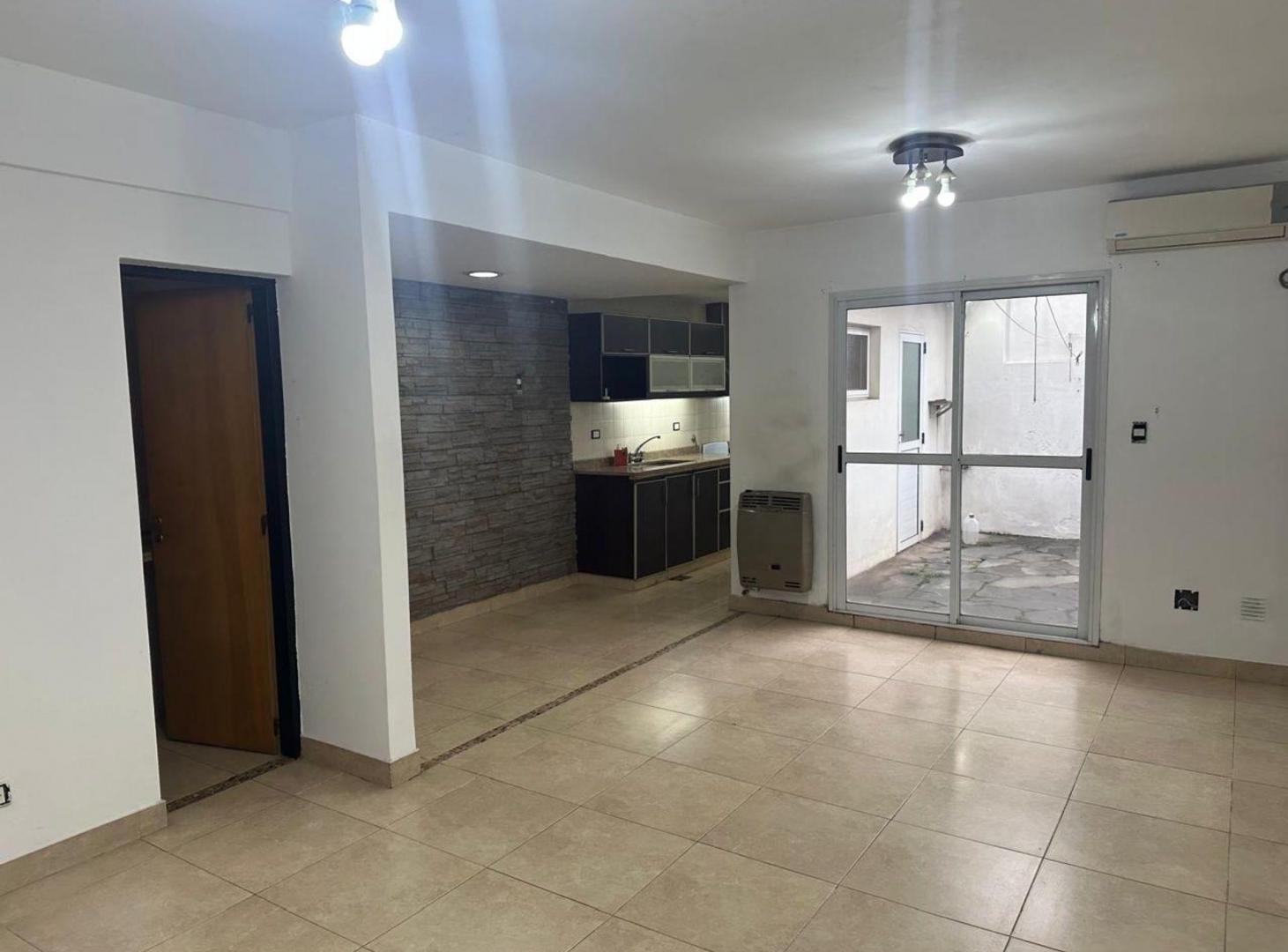 Foto de Casa Dúplex en venta, tres dormitorios, La Plata, imagen 1