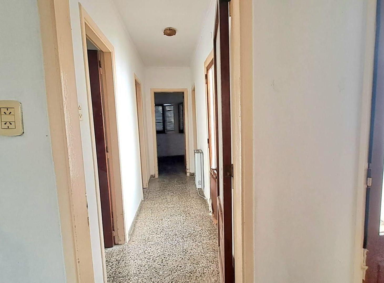 Foto de VENTA PH A REFACCIONAR c/PATIO y PARQUE - LA PLATA, imagen 1